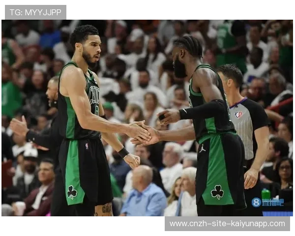 凯尔特人再度发力,布朗砍下30+全场最佳 凯尔特人再度发力,布朗砍下30+全场最佳